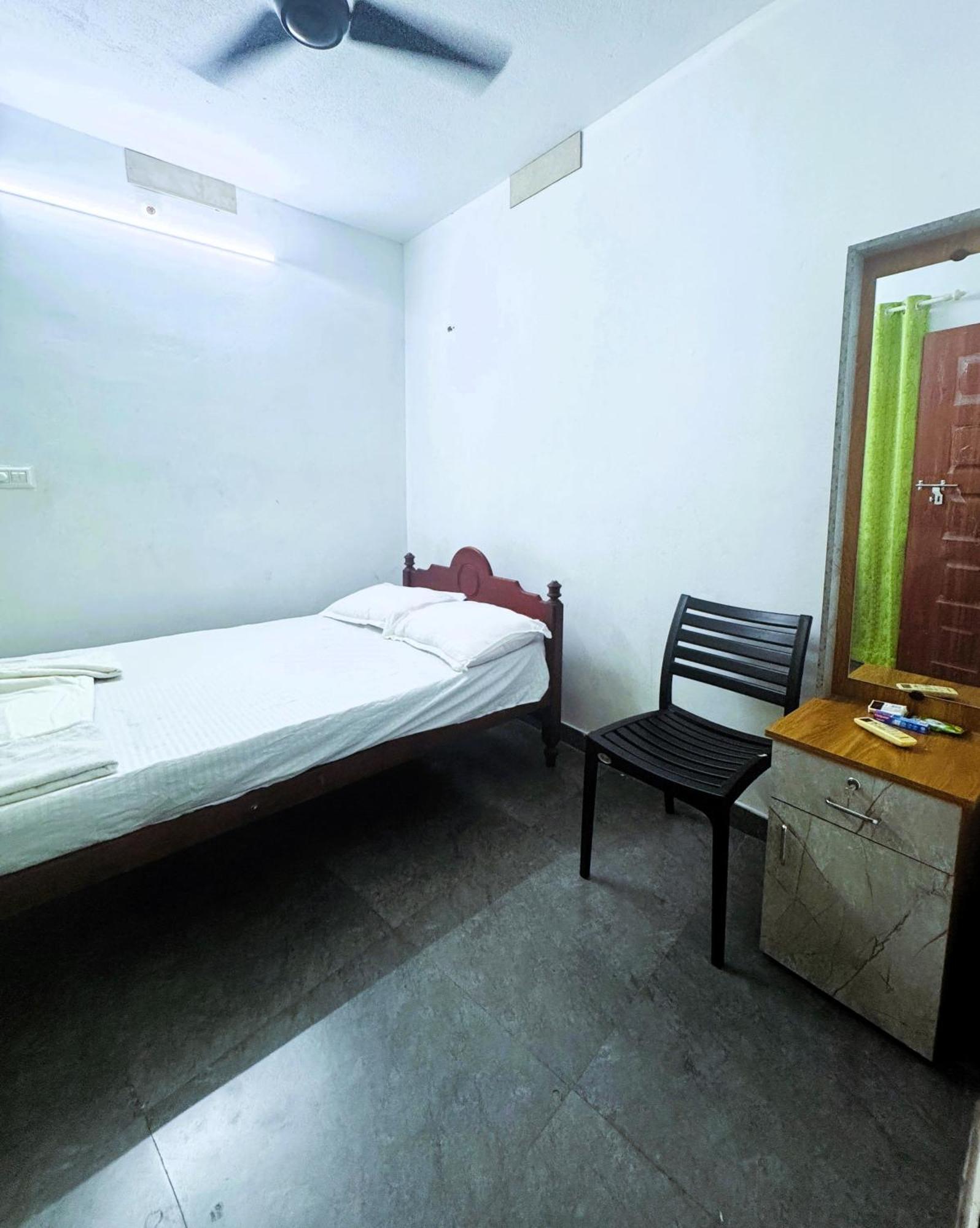 Vcs Apartments Parassinikadavu Parassinikkadavu Quarto foto