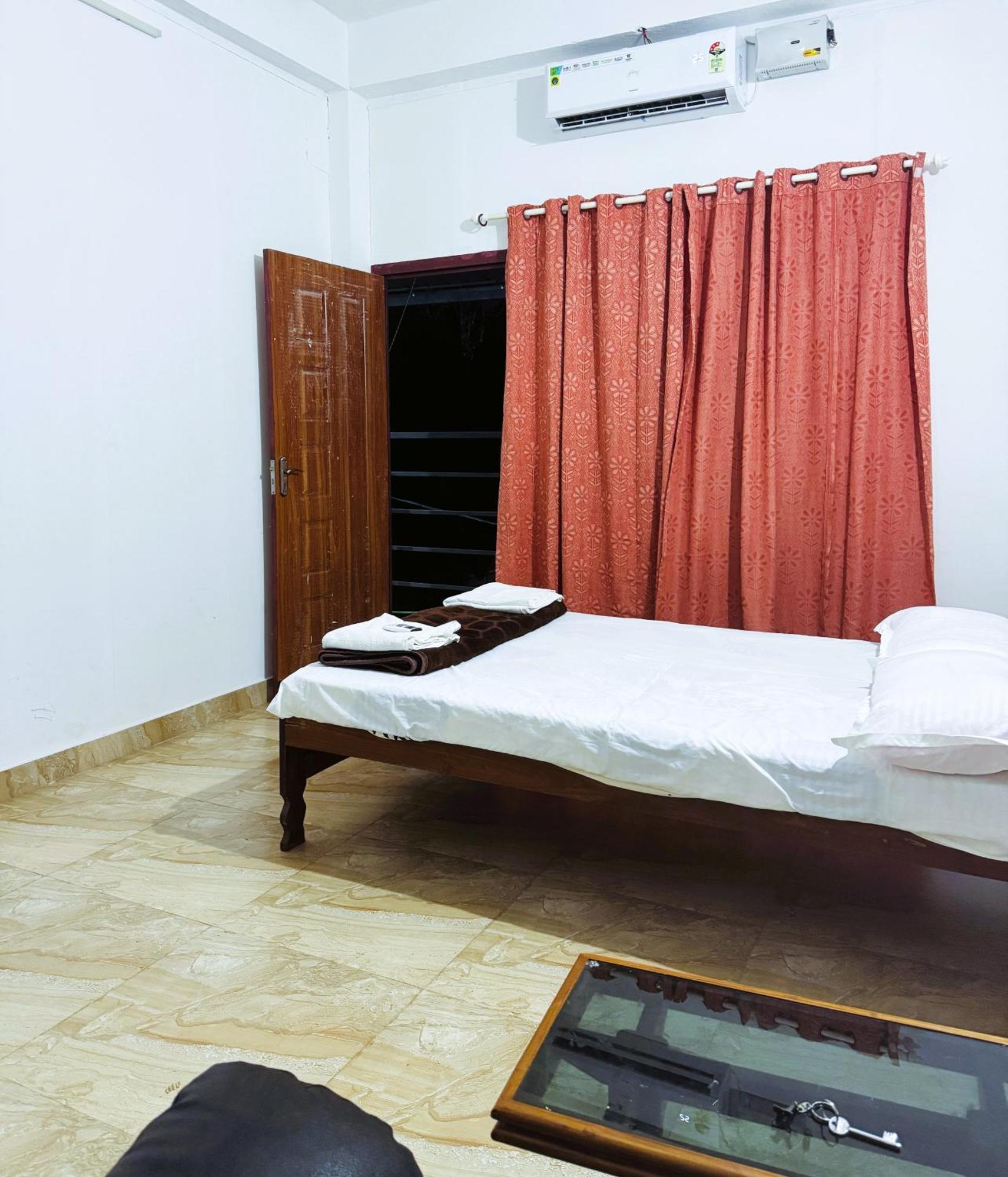 Vcs Apartments Parassinikadavu Parassinikkadavu Exterior foto
