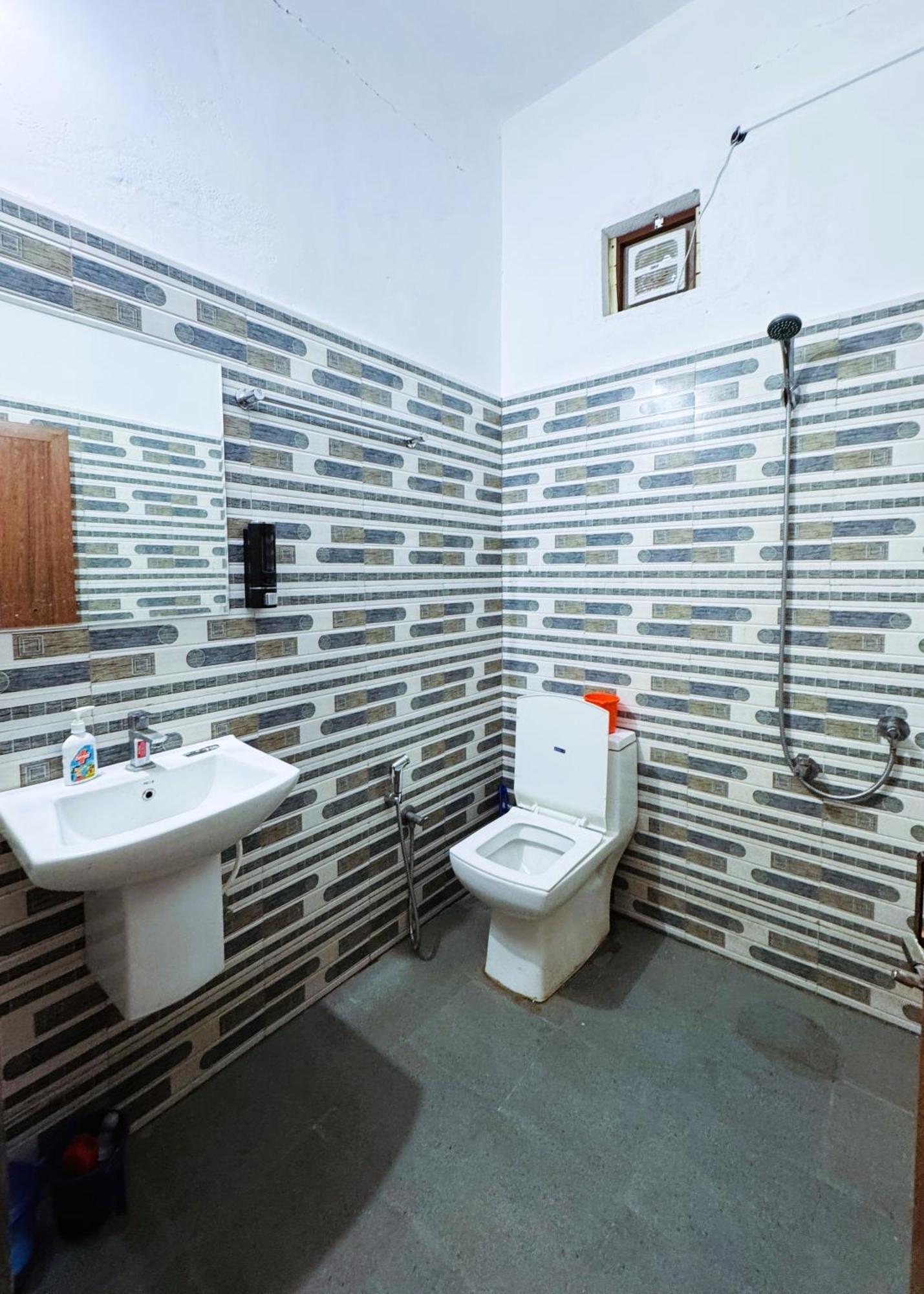 Vcs Apartments Parassinikadavu Parassinikkadavu Exterior foto